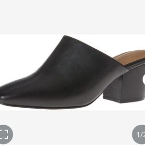 Women's Square Toe Mull. Size 8